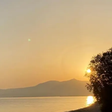 Getaway Apartmán Néoi Epivátai